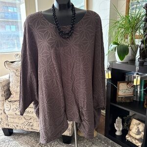 Grizas 100% Silk Taupe Textured Batwing Tunic
